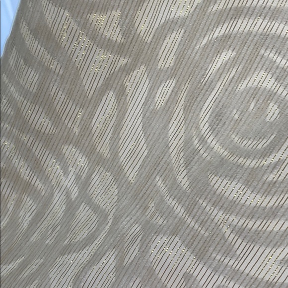 A new day Cream sleeveless layered floral top - Picture 2 of 5